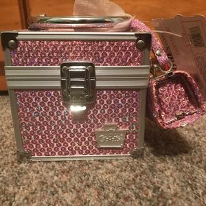 NWT/ Never Been Used Sparkly Pink Caboodles Box